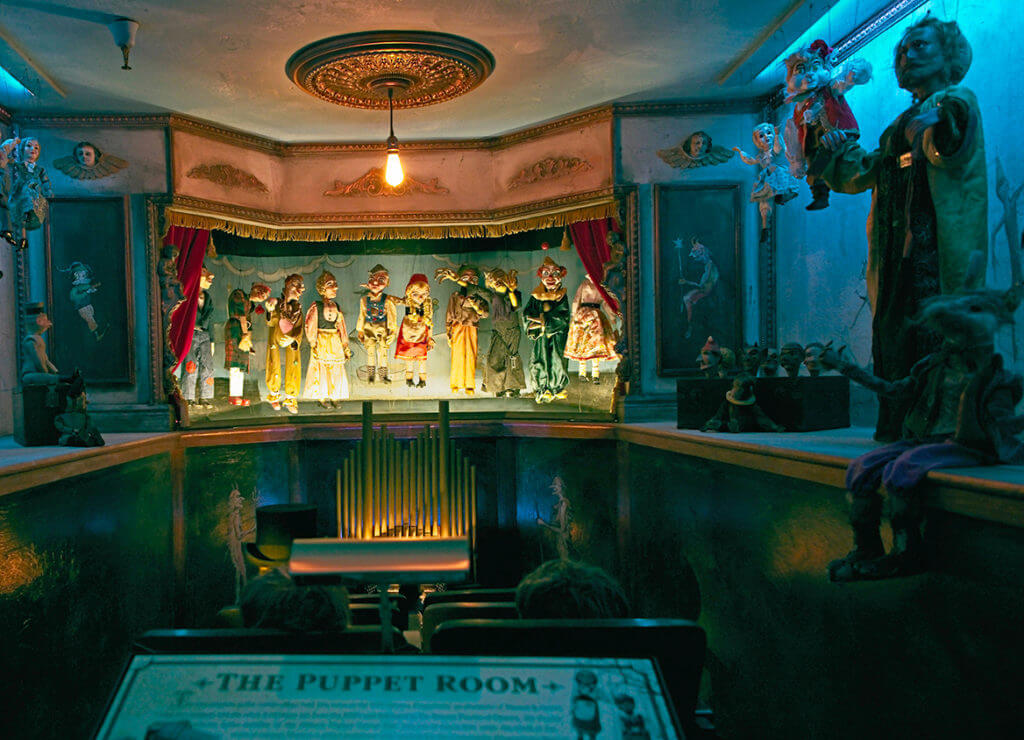 haunted museum, weird nevada, eccentric attractions, odd attractions