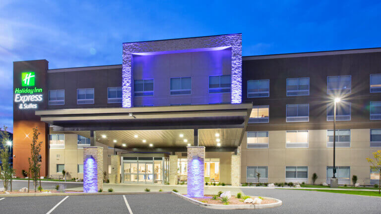 holiday inn express and suites ely