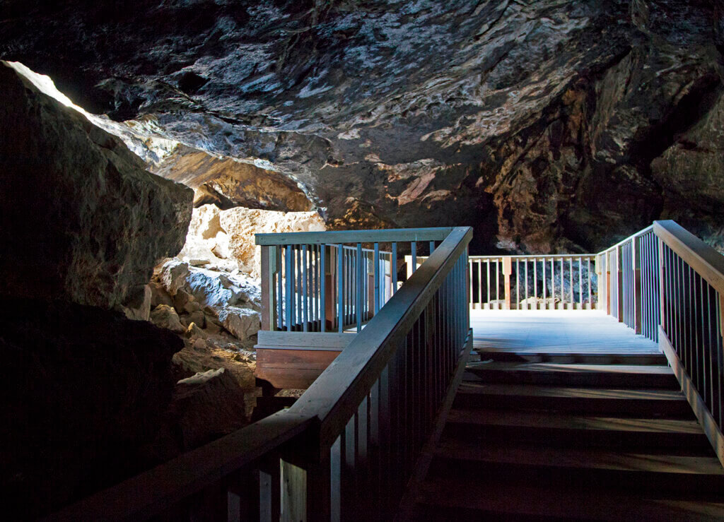 Lovelock Cave