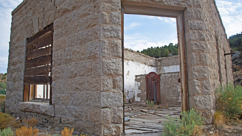 manhattan nevada ruins 