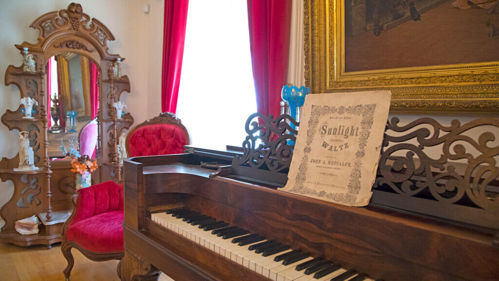 bowers mansion parlor