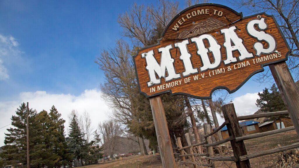 welcome sign to midas ghost town