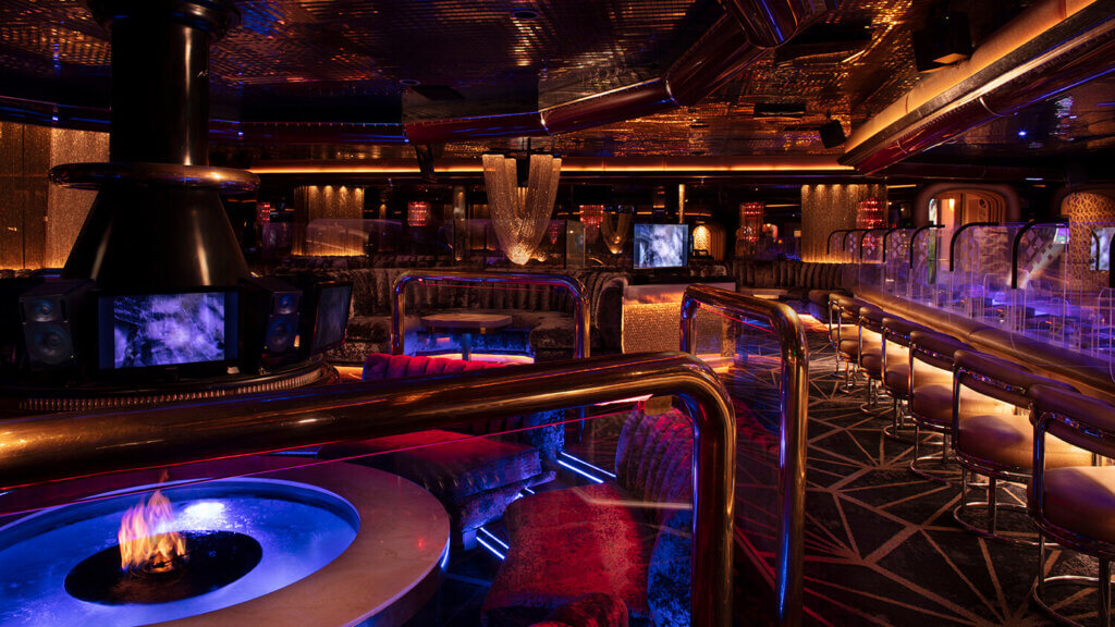 fireside lounge at the peppermill