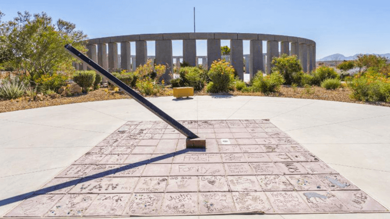 sundial at ryanhenge