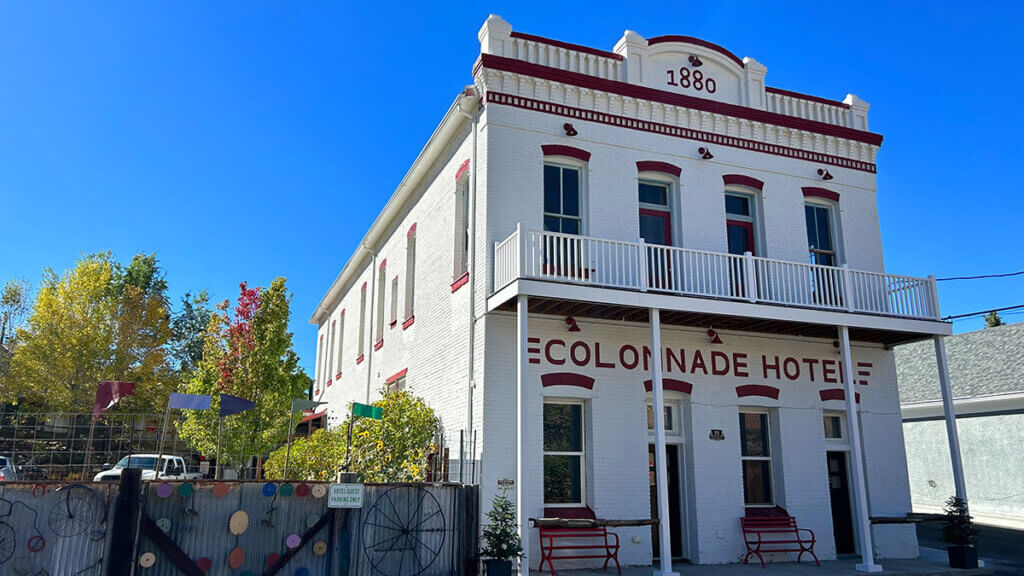 exterior of the colonnade hotel in eureka nevada