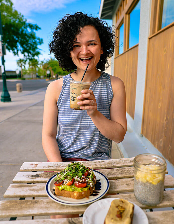 coffee and breakfast outside dam roast house and browder bookstore in boulder city nv