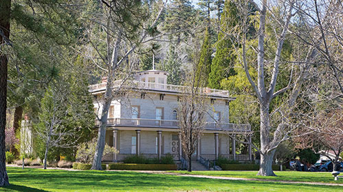 Bowers Mansion in summertime