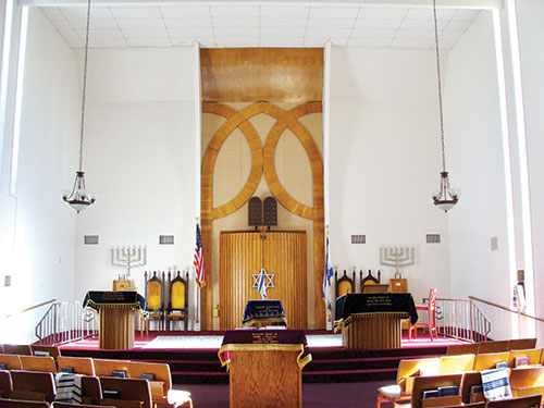 inside of iggy & squiggy's junction bar