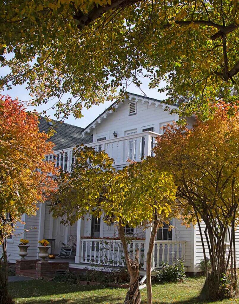 exterior of bed and breakfast white house inn genoa