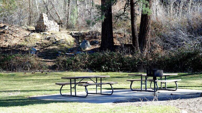 picnic tables at crystal peak park in verdi nevada