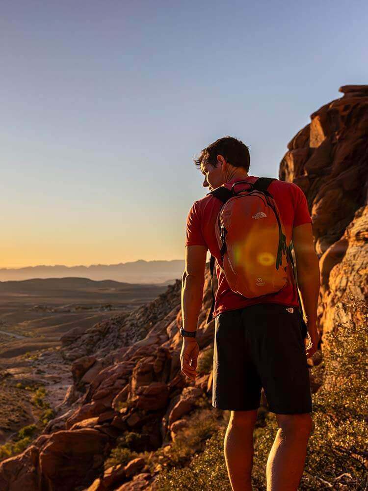 alex honnold hiking at red rock canyon recreation area