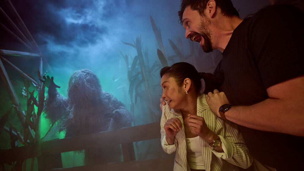 inside the haunted houses at universal horror unleashed las vegas area 15 nevada