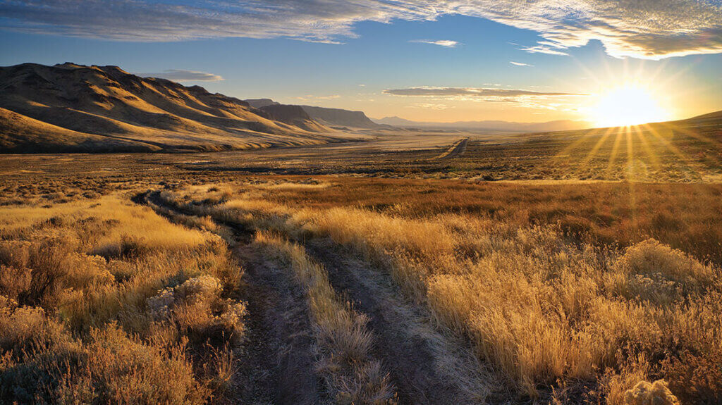 2026 great nevada picture hunt grand prize winner scott mortimore photo of a midas road sunset